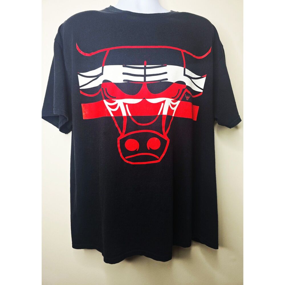 Vintage Chicago Bulls T-Shirt Delta Pro Weight XL Black Red Abstract Cotton